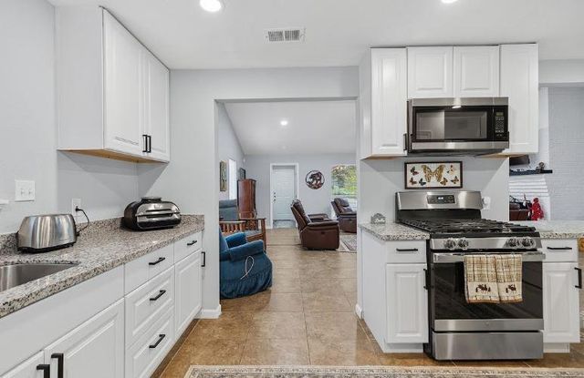 607 Brook Hollow Drive, Conroe, TX 77385