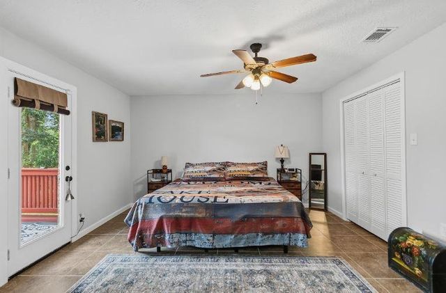 607 Brook Hollow Drive, Conroe, TX 77385