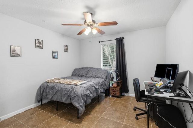 607 Brook Hollow Drive, Conroe, TX 77385