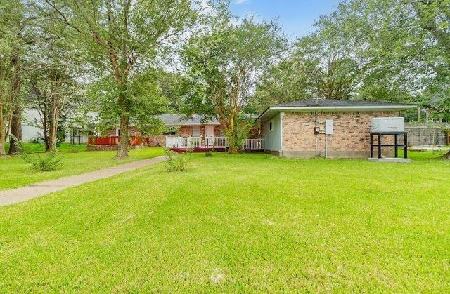 607 Brook Hollow Drive, Conroe, TX 77385