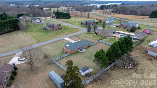 95 Chesterfield Drive, Taylorsville, NC 28681