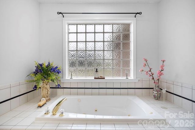 95 Chesterfield Drive, Taylorsville, NC 28681