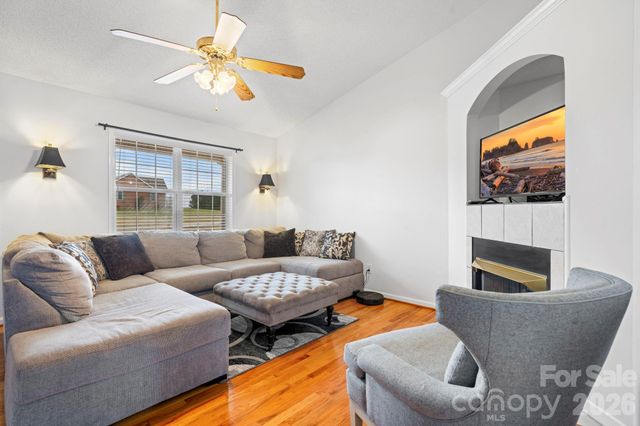 95 Chesterfield Drive, Taylorsville, NC 28681