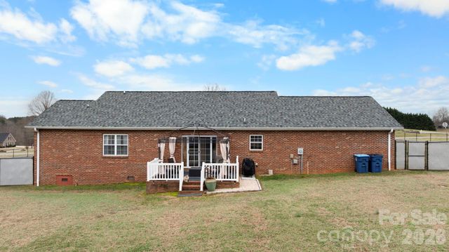 95 Chesterfield Drive, Taylorsville, NC 28681