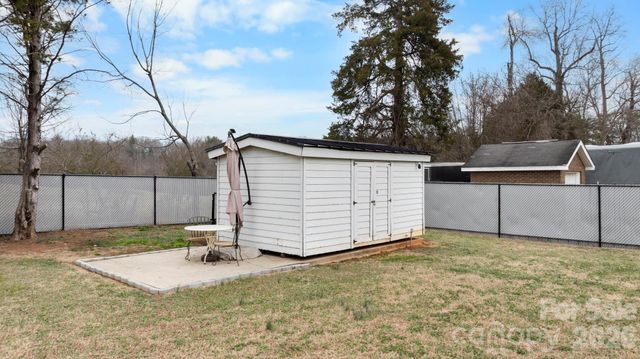 95 Chesterfield Drive, Taylorsville, NC 28681