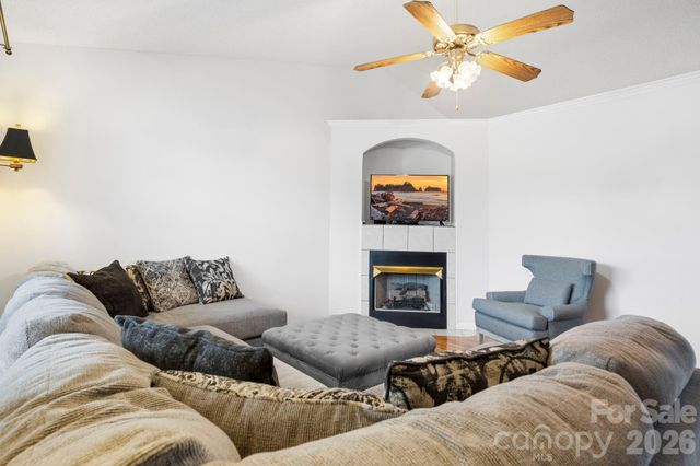 95 Chesterfield Drive, Taylorsville, NC 28681