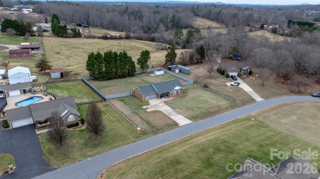 95 Chesterfield Drive, Taylorsville, NC 28681