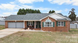 95 Chesterfield Drive, Taylorsville, NC 28681