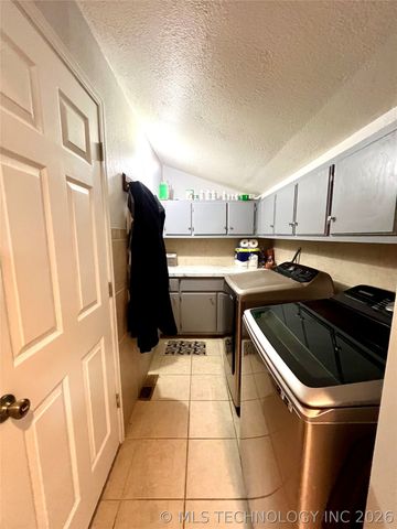 429937 E 1159 Road, Porum, OK 74455