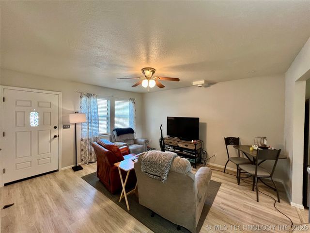 429937 E 1159 Road, Porum, OK 74455