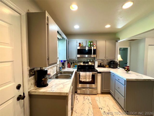 429937 E 1159 Road, Porum, OK 74455