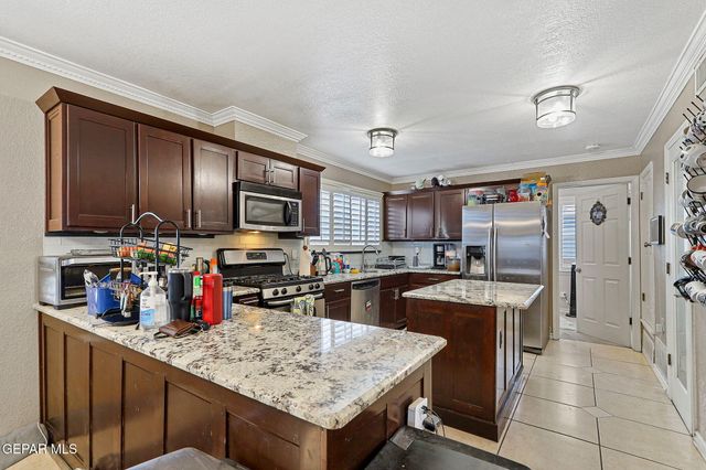 2053 GUS MORAN Street, El Paso, TX 79936