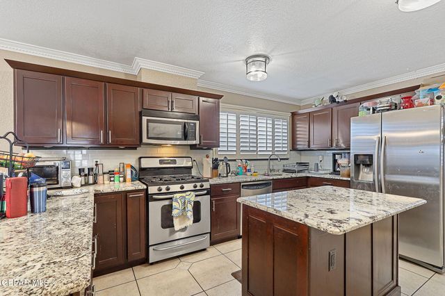 2053 GUS MORAN Street, El Paso, TX 79936