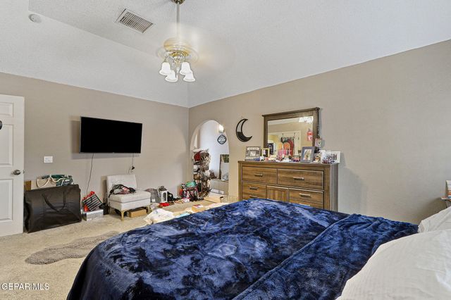 2053 GUS MORAN Street, El Paso, TX 79936