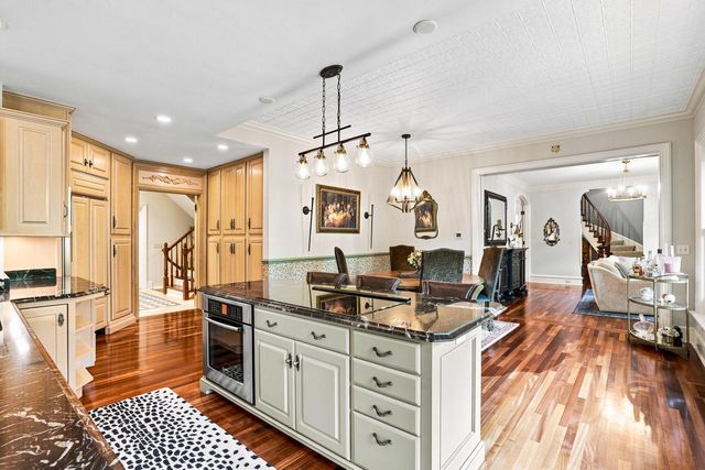 12921 N Fox Hollow ROAD, Mequon, WI 53097