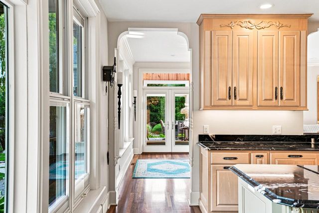 12921 N Fox Hollow ROAD, Mequon, WI 53097
