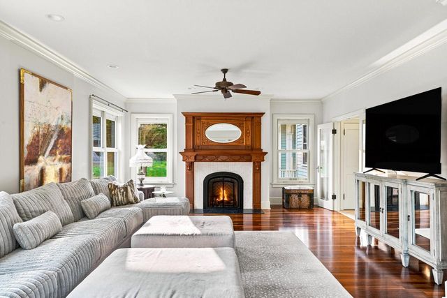 12921 N Fox Hollow ROAD, Mequon, WI 53097