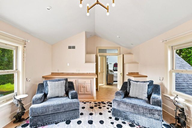 12921 N Fox Hollow ROAD, Mequon, WI 53097