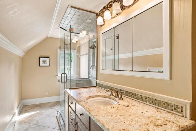 12921 N Fox Hollow ROAD, Mequon, WI 53097