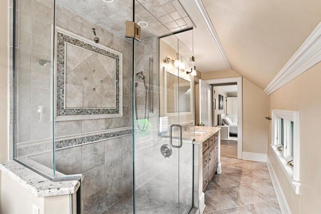 12921 N Fox Hollow ROAD, Mequon, WI 53097