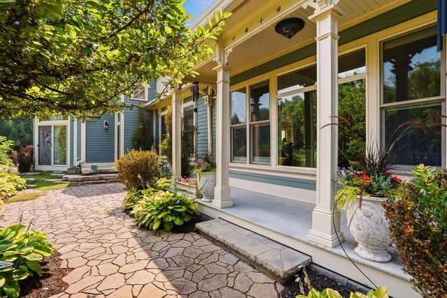 12921 N Fox Hollow ROAD, Mequon, WI 53097