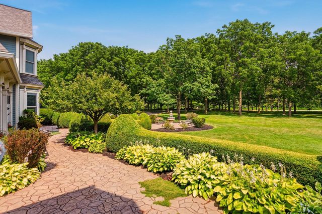 12921 N Fox Hollow ROAD, Mequon, WI 53097