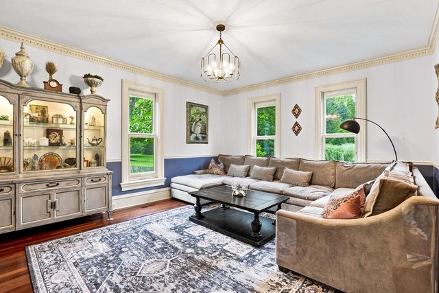 12921 N Fox Hollow ROAD, Mequon, WI 53097