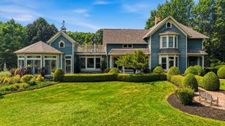 12921 N Fox Hollow ROAD, Mequon, WI 53097
