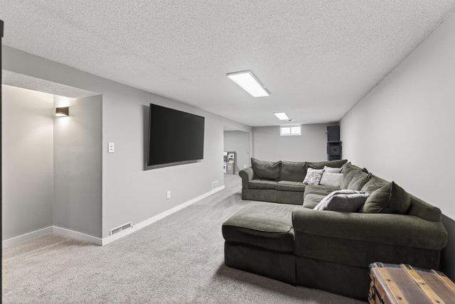 9351 Ochoa Avenue NE, Otsego, MN 55330