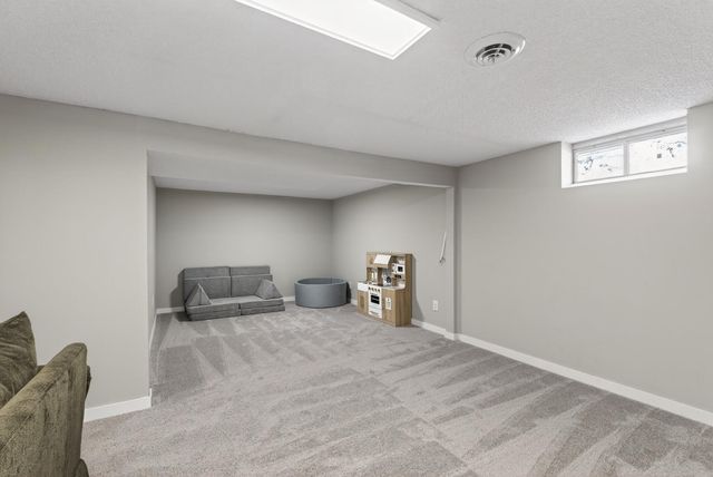 9351 Ochoa Avenue NE, Otsego, MN 55330