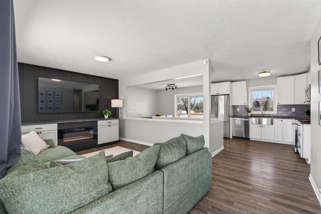 9351 Ochoa Avenue NE, Otsego, MN 55330