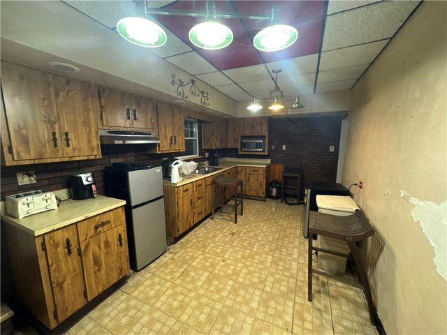3077 Auberle St, N Versailles, PA 15132