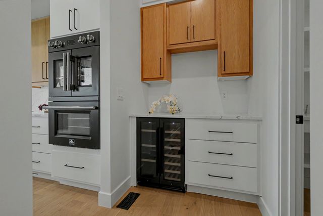 4115 E Vintage Point Drive, Springfield, MO 65809