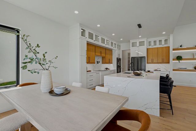 4115 E Vintage Point Drive, Springfield, MO 65809