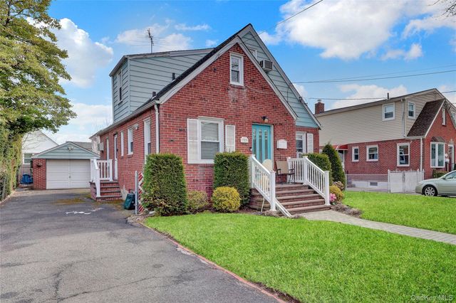 1020 N 5th Street, New Hyde Park, NY 11040