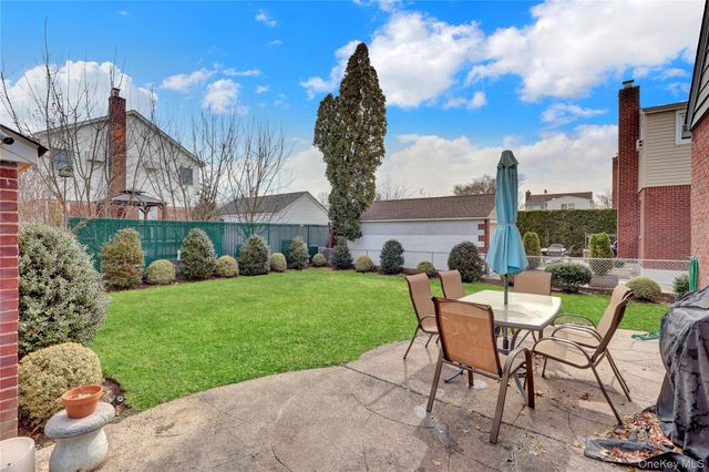 1020 N 5th Street, New Hyde Park, NY 11040