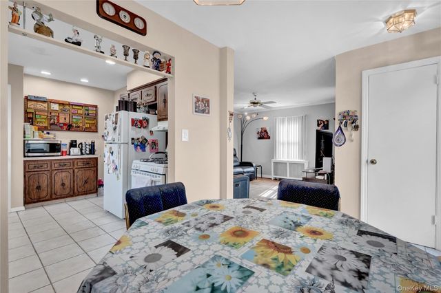 1020 N 5th Street, New Hyde Park, NY 11040