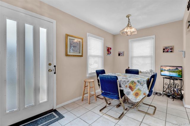 1020 N 5th Street, New Hyde Park, NY 11040