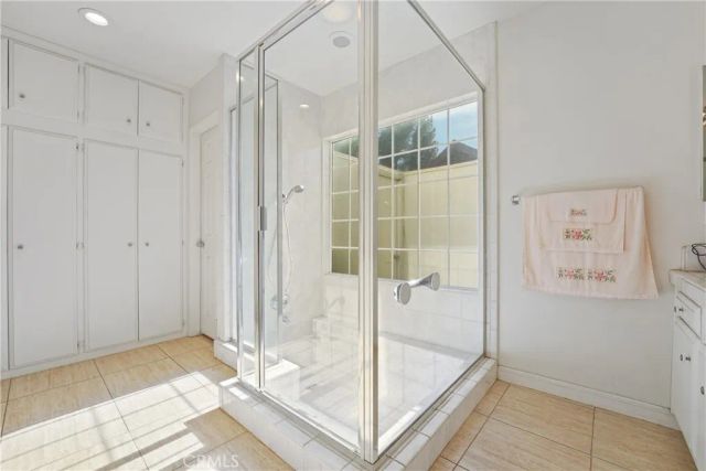 9560 Shoshone Avenue, Northridge, CA 91325