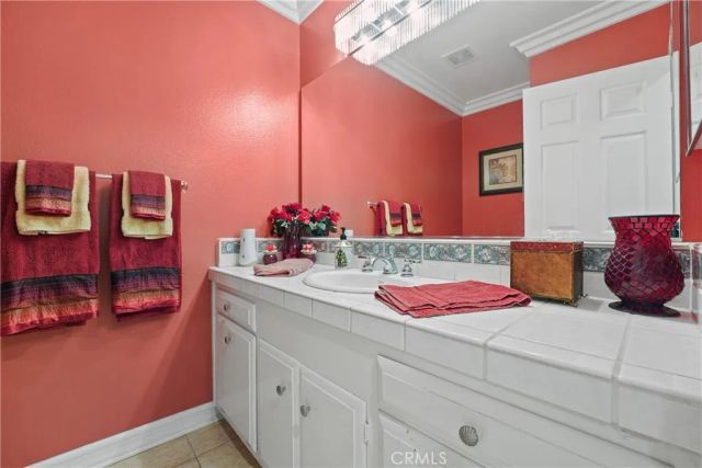 9560 Shoshone Avenue, Northridge, CA 91325