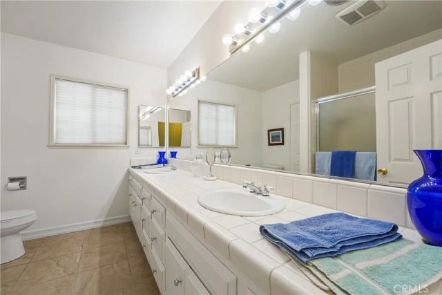 9560 Shoshone Avenue, Northridge, CA 91325