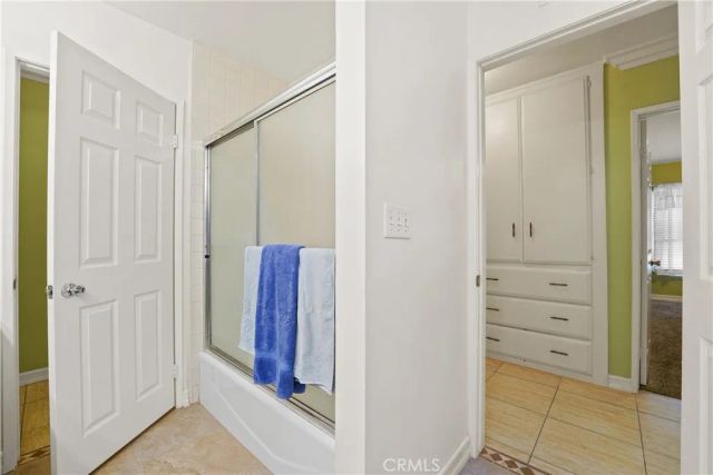 9560 Shoshone Avenue, Northridge, CA 91325