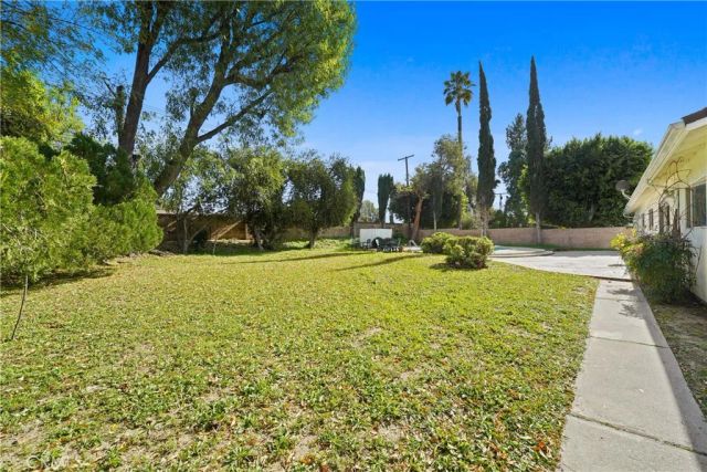 9560 Shoshone Avenue, Northridge, CA 91325