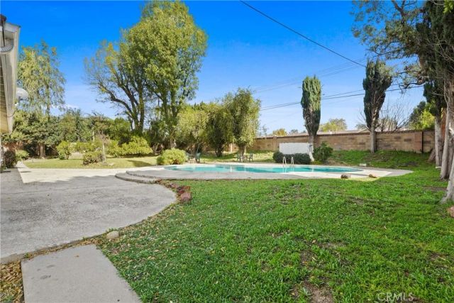 9560 Shoshone Avenue, Northridge, CA 91325