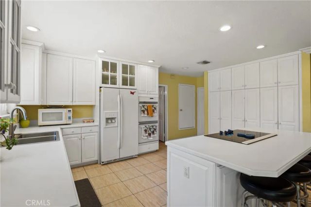 9560 Shoshone Avenue, Northridge, CA 91325