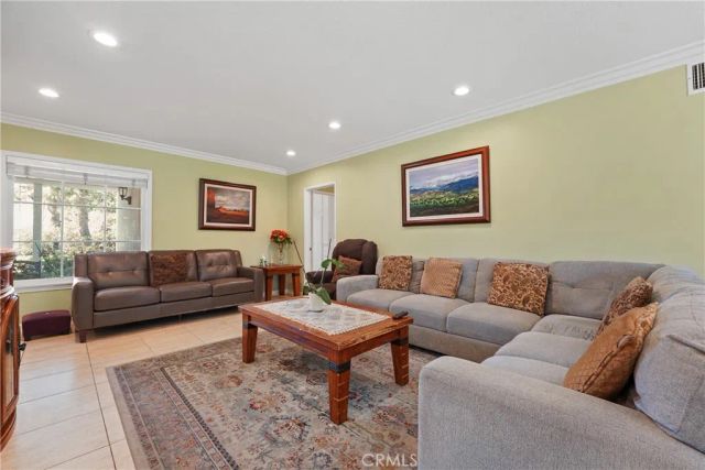 9560 Shoshone Avenue, Northridge, CA 91325