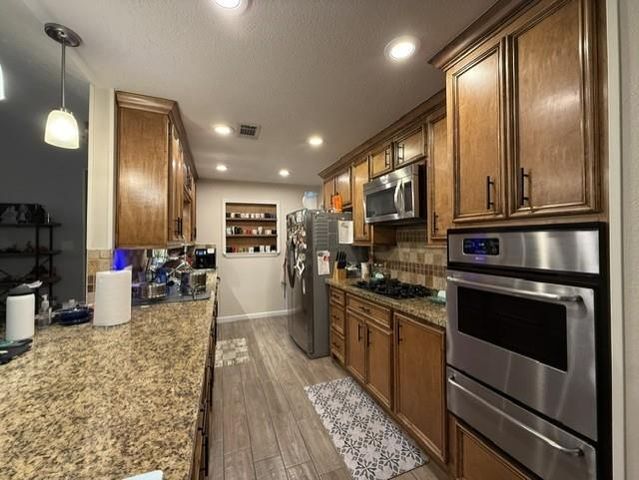 5111 Regal Pine Way, Friendswood, TX 77546