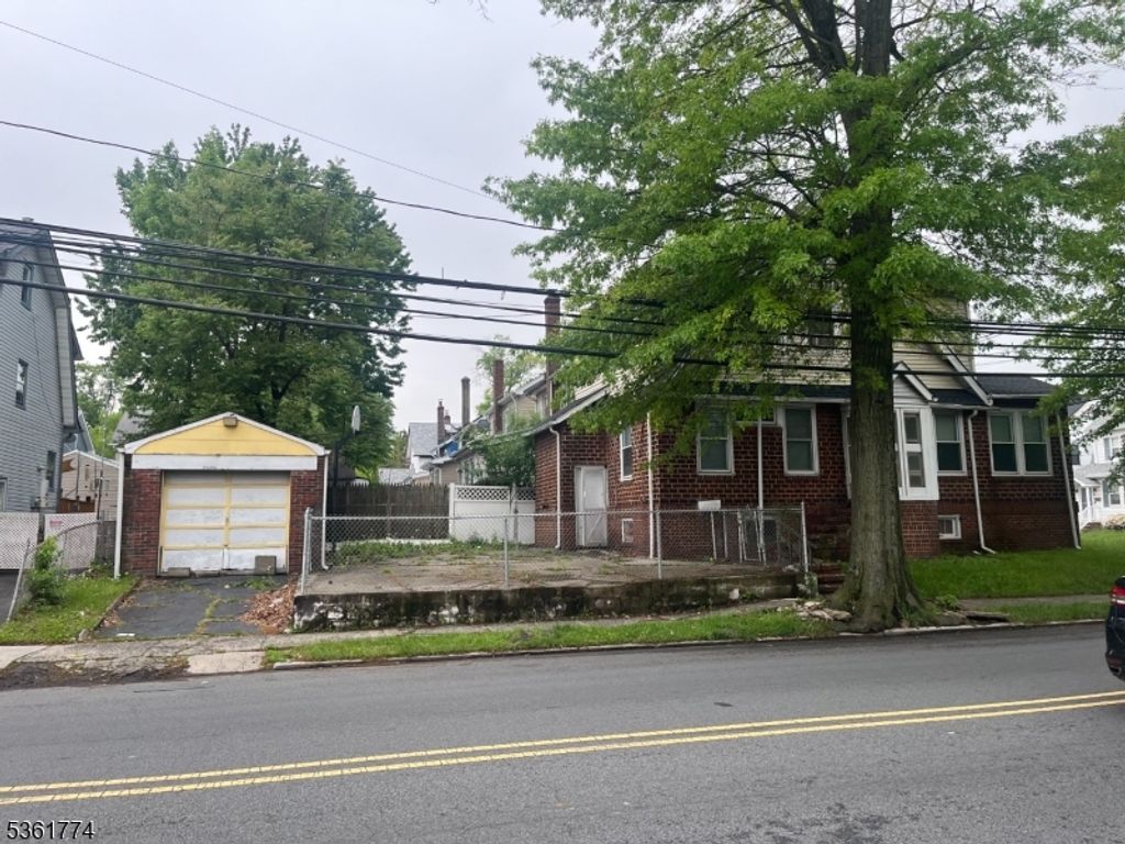 256 Ellery Ave, Newark City, NJ 07106