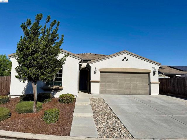 937 Lindsay Ln, Clovis, CA 93619