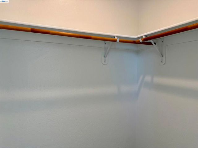 937 Lindsay Ln, Clovis, CA 93619